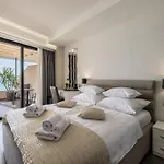 Sea View Luxury Seven Of Nine Penzion