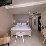 Sea View Luxury Seven Of Nine 4*
