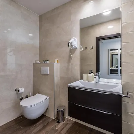 Sea View Luxury Seven Of Nine Penzion 4*