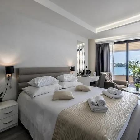 Sea View Luxury Seven Of Nine 4* Spalato