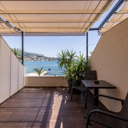 Sea View Luxury Seven Of Nine 4* Σπλιτ