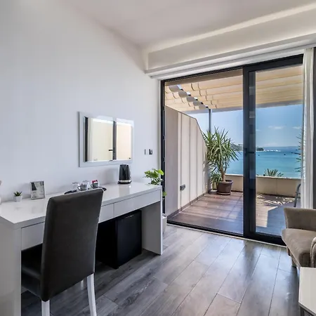 Πανσιόν Sea View Luxury Seven Of Nine