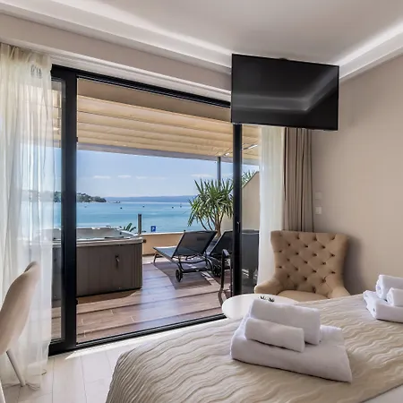 Sea View Luxury Seven Of Nine 4*