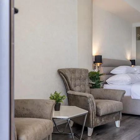 Sea View Luxury Seven Of Nine 4*