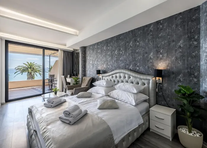 Sea View Luxury Seven Of Nine Pensión 4*